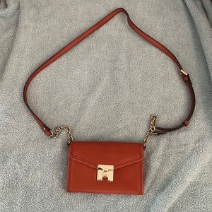 Excellent condition leather Tommy Crossbody in Pumpkin